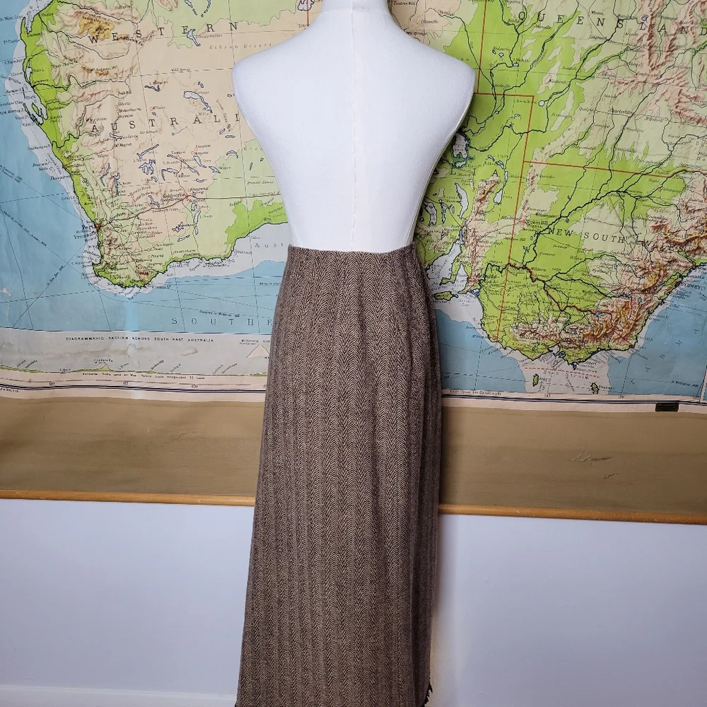 Vintage Harv'e Benard Sport Brown Wool Tweed Skirt With Fringe Size 10 - Picture 6 of 14